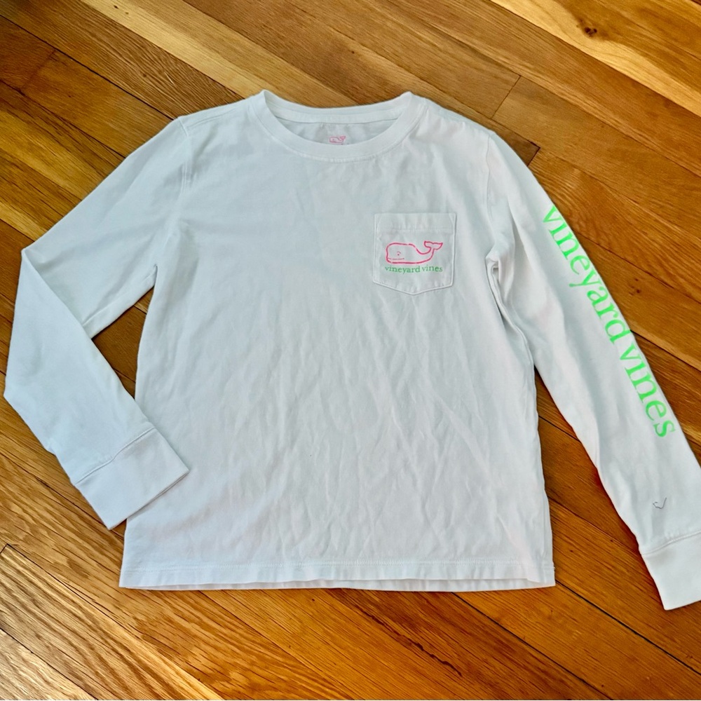 Vineyard Vines Girls’ S (7-8) Long Sleeve Pocket Tee Whale Graphic Front & Back